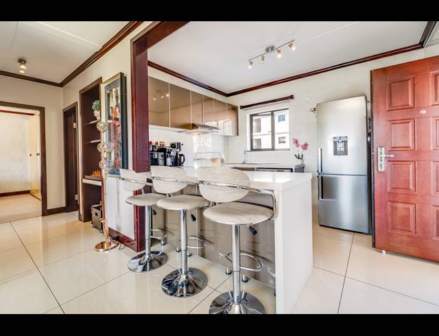 2 BEDROOM APARTMENT FOR SALE IN MAROELADAL